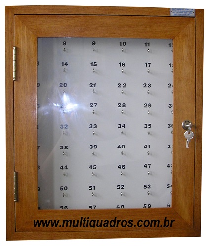 Claviculário de Madeira com Porta de Vidro de Abrir, Fundo Branco e Personalização de Números em Adesivo